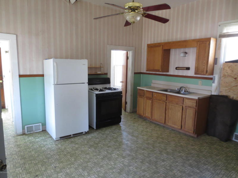 18019555 616 Cypress Street Manistee, Michigan 49660 Ringel Real