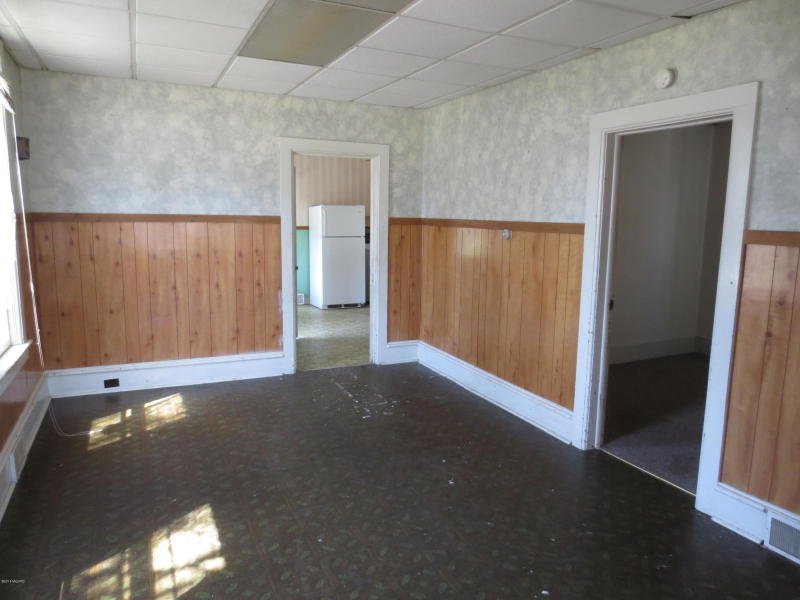 18019555 616 Cypress Street Manistee, Michigan 49660 Ringel Real